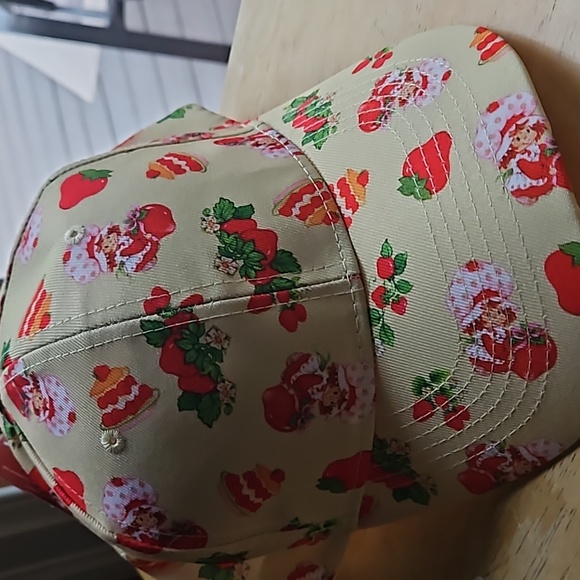 STRAWBERRY SHORTCAKE BASEBALL CAP - Picture 11 of 11